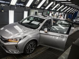 Penjualan Mobil Mewah di China Mulai Menggeliat