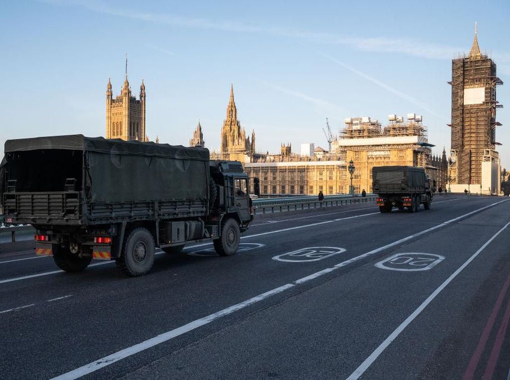 Inggris Lockdown, Jalanan Sepi dan Dijaga Militer