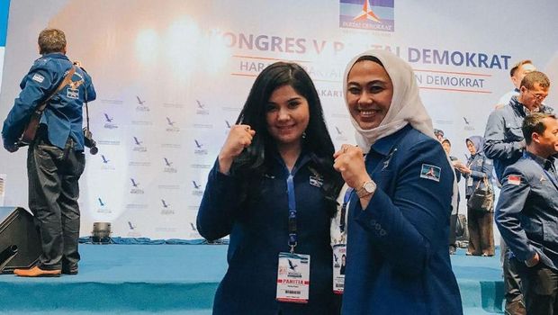 Annisa Pohan dan Bupati Karawang sempat foto bareng