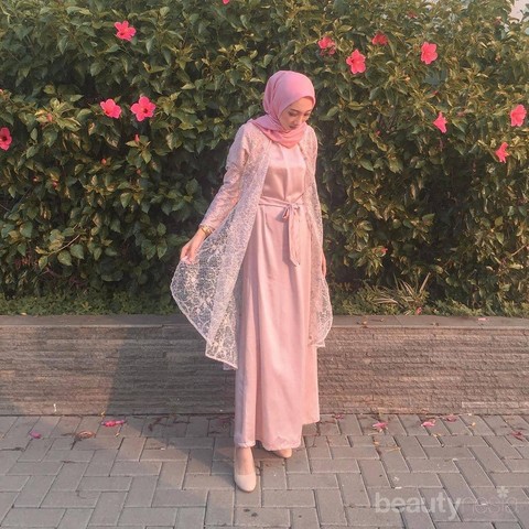 Featured image of post Baju Pesta Muslimah Terbaru 2020 30 model baju kebaya brokat pesta muslimah terbaru di tahun 2019 2020model baju kebaya ini didesain model gamis dengan kombinasi brokat baju ini bisa