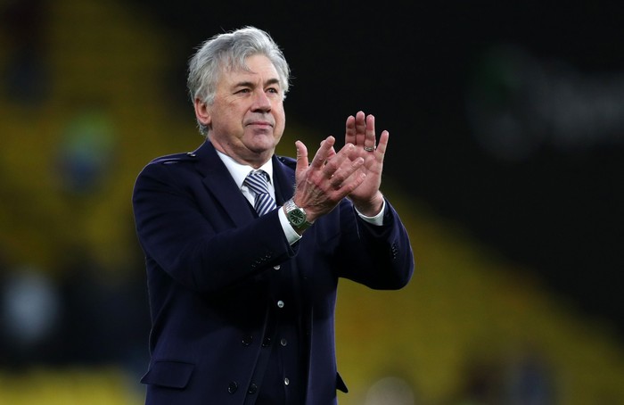 Carlo Ancelotti WATFORD, ENGLAND - FEBRUARY 01: Carlo Ancelotti manager of Everton applauds after the Premier League match between Watford FC and Everton FC at Vicarage Road on February 01, 2020 in Watford, United Kingdom. (Photo by Catherine Ivill/Getty Images)