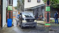 Tangkal Corona, Gapura Ini Dilengkapi Penyemprot Disinfektan Otomatis