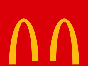 Keren! Logo McDonalds hingga Coca-Cola Pun Jaga Jarak