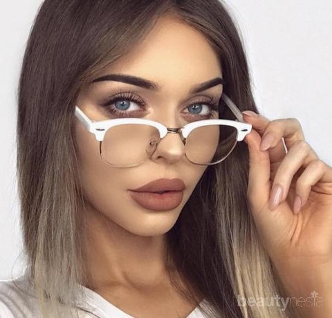 Model Kacamata yang Cocok untuk Wajah Bulat