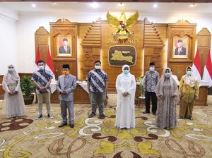 Khofifah Apresiasi Pengantin yang Tunda Resepsi Karena Corona