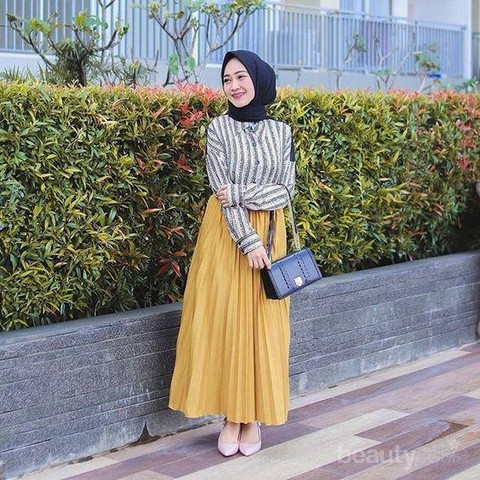 Mulai dari Casual Hingga Formal Ide Padu Padan Rok  