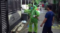 Dengan Alat Sederhana, Warga Sawangan Ini Ikut Cegah Corona