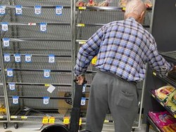 Miris! Dampak Panic Buying Orang-orang Ini Kesulitan Dapat Makanan