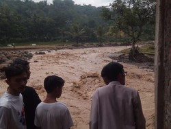 Sungai Cidurian Bogor Meluap, Rendam Rumah dan Tutup Akses Jalan