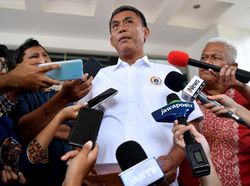 DPRD DKI Akan Panggil TransJ Buntut Halte Tutupi Patung Selamat Datang