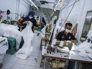 Melihat Pembuatan APD Tenaga Medis di Jaktim