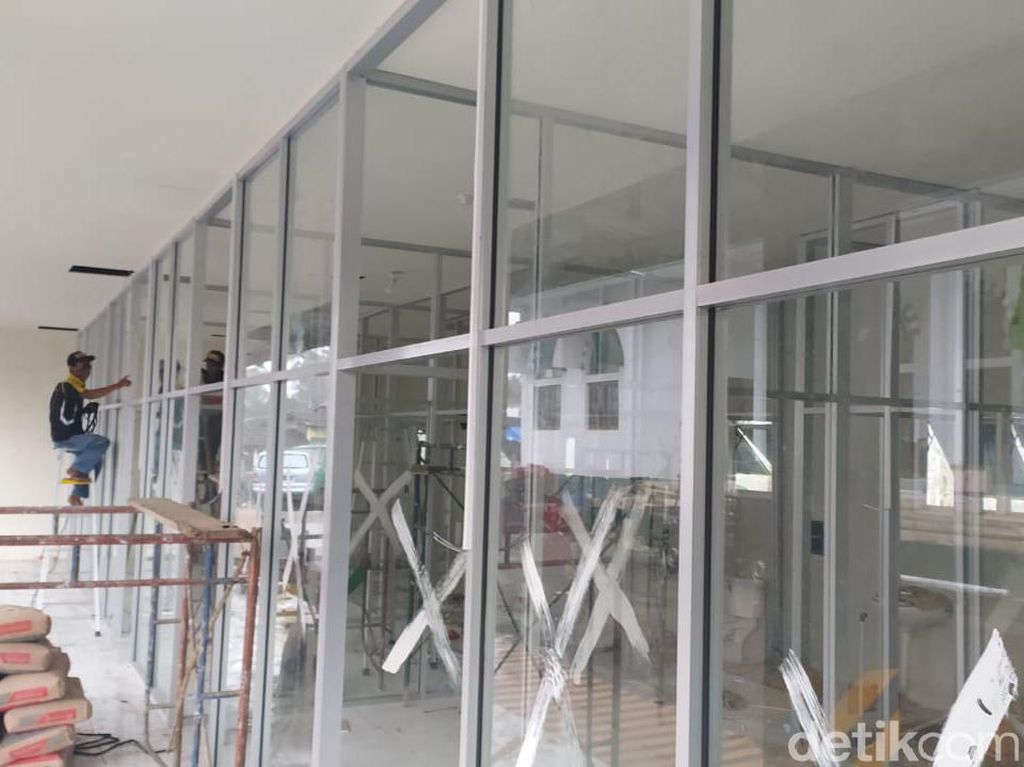 RS di Banjarnegara Sulap Tempat Parkir Jadi Ruang Isolasi Corona RS di Banjarnegara Sulap Tempat Parkir Jadi Ruang Isolasi Corona