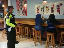 Polisi Kembali Bubarkan Pengunjung Kafe di Tulungagung, Pengusaha Memahami