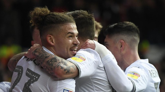 LEEDS, ENGLAND - FEBRUARY 15: Luke Ayling of Leeds United celebrates with team mates after scoring his sides first goal during the Sky Bet Championship match between Leeds United and Bristol City at Elland Road on February 15, 2020 in Leeds, England. (Photo by George Wood/Getty Images)