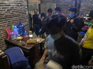 Densus Geledah Rumah Terduga Teroris di Batang