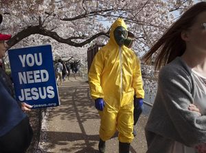 Sudah Dilarang, Warga Washington Nekat Saksikan Sakura Mekar Sudah Dilarang, Warga Washington Nekat Saksikan Sakura Mekar