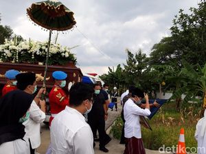 Kenang Ibunda Jokowi, Bupati Karanganyar: Sosok Teladan dan Pejuang Kenang Ibunda Jokowi, Bupati Karanganyar: Sosok Teladan dan Pejuang