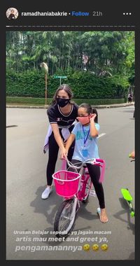 Unggahan Nia Ramadhani