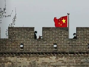 Pariwisata China yang Kembali Tutup