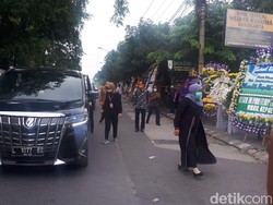 Gubernur Jatim Khofifah Ungkap Wasiat Ibunda Jokowi