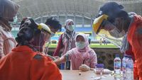 Momen 165 Tenaga Medis di Bekasi Jalani Rapid Test