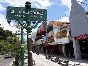 Titik Nol-Malioboro Yogya Ramai Pesepeda Nongkrong, Penjagaan Diperketat