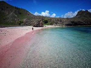 Pulau Seindah Ini Ada di Indonesia