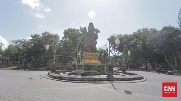 Pemerintah Provinsi Bali meminta kepada warganya untuk tetap berada di rumah meski Nyepi sudah berakhir pukul 06.00 Wita hari ini. Warga diminta taat untuk memotong rantai penyebaran virus corona.