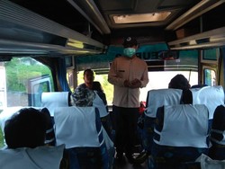Waspada Corona, Penumpang Bus di Terminal Sumedang Dicek Kesehatan
