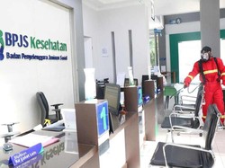 BPJS Kesehatan Palangkaraya Semprot Disinfektan Area Layanan Publik