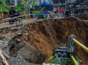 Jalan Amblas Kembali Terjadi di Lebak Banten