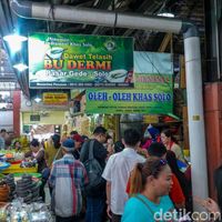 Jajan Es Dawet Telasih Bu Dermi, Kuliner Favorit Jokowi di Dekat UNS