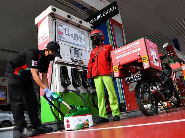 Enggak Perlu Keluar Rumah! Isi BBM Bisa Diantar Lho
