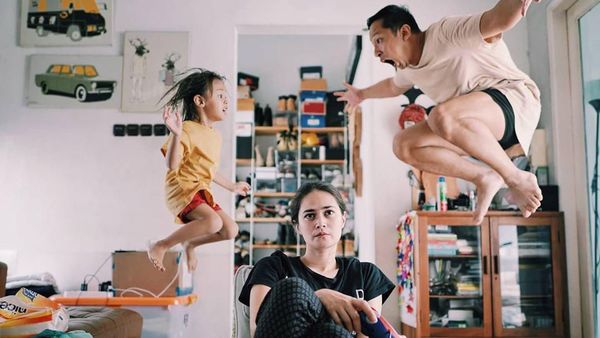 Foto: Keseruan #dirumahaja 9 Artis Indonesia, Main Karet hingga Nyuci Baju