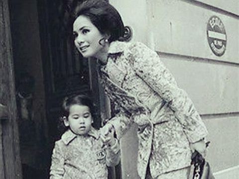 Dewi Soekarno dan putrinya