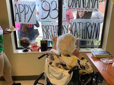 Begini Cara Orang-orang Rayakan Pesta Ulang Tahun di Tengah Pandemi Corona