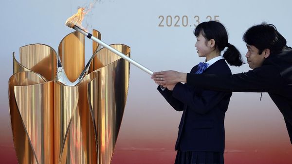 Ditunda Tahun Depan, Api Olimpiade Langsung Dipulihkan