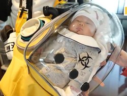 Jaga Bayi dari Pandemi Corona, Ayah Ini Ciptakan Kapsul Aman Untuknya