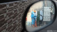 Penyemprotan Disinfektan di Jakarta Mulai Door to Door
