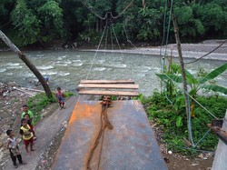 Jembatan Gantung di Kabupaten Luwu Sulsel Putus, 1 Warga Tewas