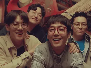 Pertarungan Sengit IUxSuga dan OST Hospital Playlist di Chart Musik Pertarungan Sengit IUxSuga dan OST Hospital Playlist di Chart Musik