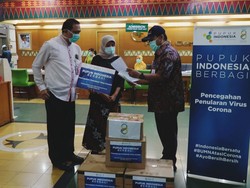 Pupuk Indonesia Salurkan Bantuan APD ke RSUD Cengkareng