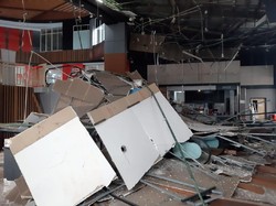 Ini Penampakan Atap Plafon Bekasi Junction yang Ambruk