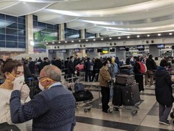 Kebiasaan Pakai Masker Seperti Ini Bikin Heran Pakar