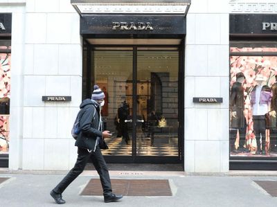 Potret Sendu Tutupnya Toko-toko Brand Fashion karena Virus Corona