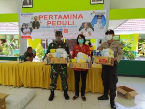 Pertamina Bagikan Masker hingga Alat Disinfeksi ke Warga Tuban