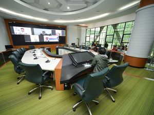 Mendes Sosialisasi APBDes untuk Padat Karya Tunai dan Cegah Corona