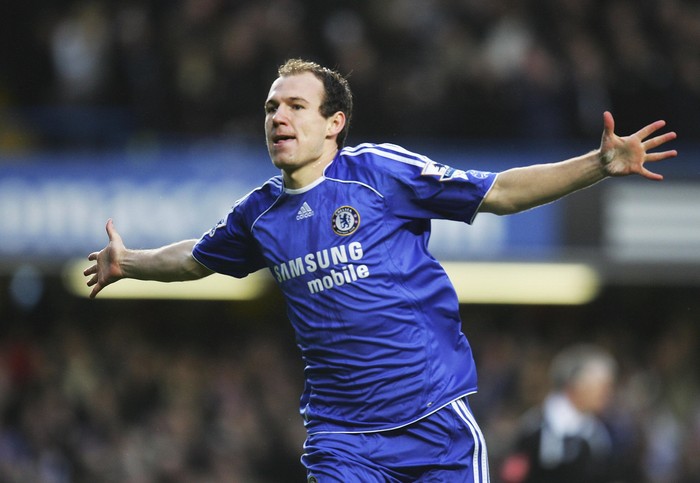 LONDON - FEBRUARY 10:  Arjen Robben of Chelsea celebrates as his shot deflects off of Abel Xavier of Middlesbrough for their second goal during the Barclays Premiership match between Chelsea and Middlesbrough at Stamford Bridge on February 10, 2007 in London, England.  (Photo by Paul Gilham/Getty Images)