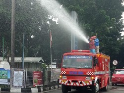 Cegah Corona, Pertamina Semprotkan Disinfektan ke 22 SPBU di Bogor