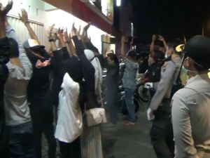 Bandel di Tengah Wabah Corona, Ratusan Muda-mudi Diamankan ke Kantor Polisi